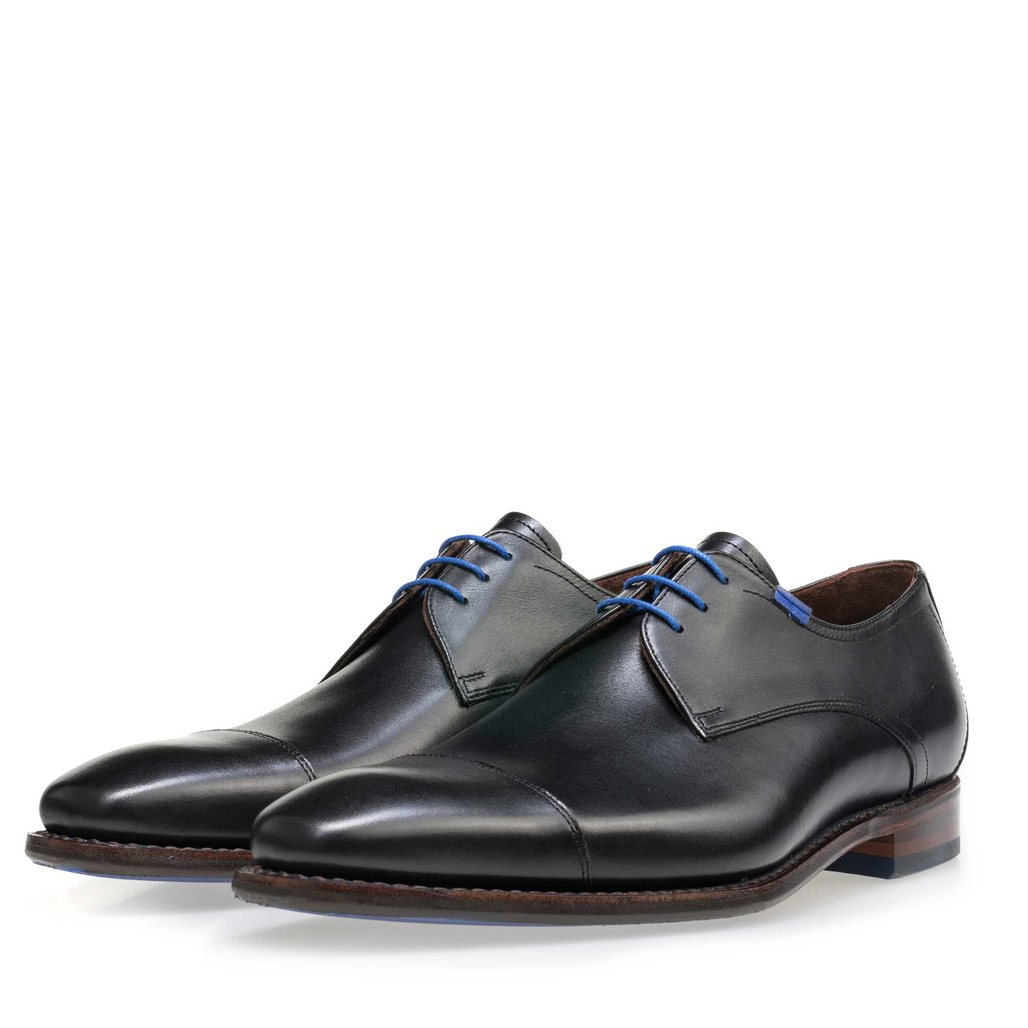 14370/01 - Black lace shoe made of calf's leather 14370/01 - Black lace shoe made of calf's leather
