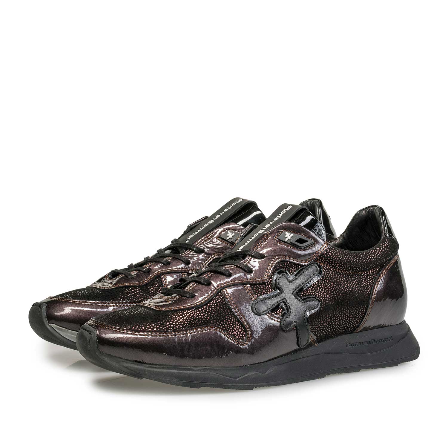 85255/00 - Burgundy red and taupe-coloured patent leather sneaker with runner’s sole 85255/00 - Burgundy red and taupe-coloured patent leather sneaker with runner’s sole