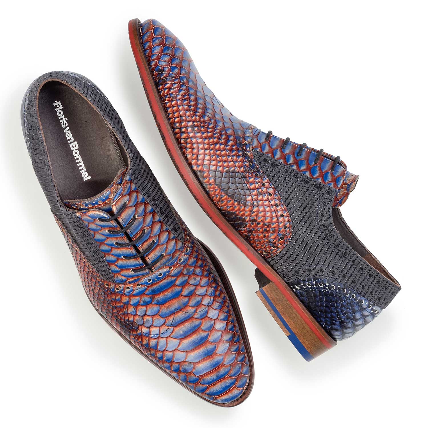 19104/08 - Calf's leather lace shoe with a snake print 19104/08 - Calf's leather lace shoe with a snake print