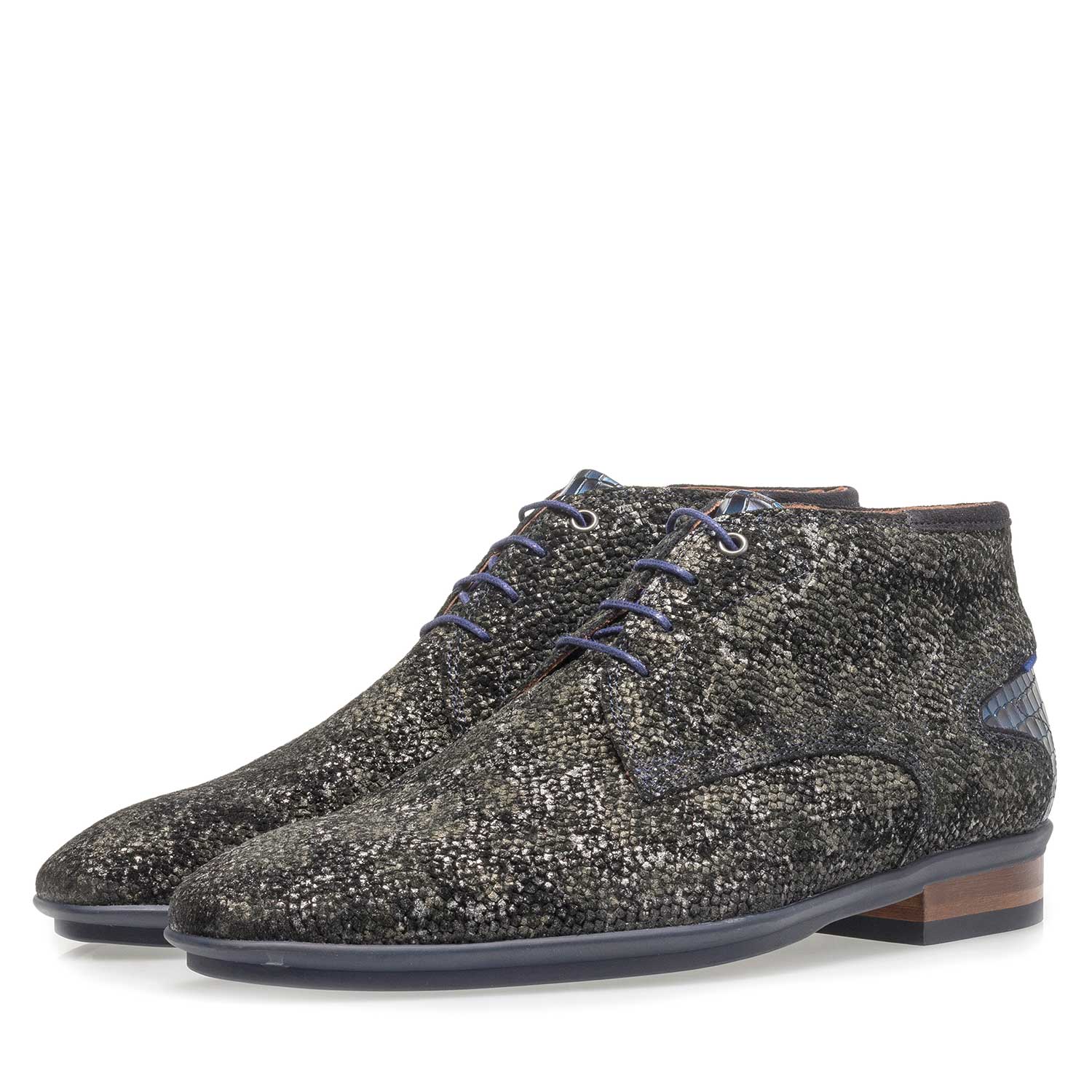 10131/22 - Dark green lace shoe with an organic structure 10131/22 - Dark green lace shoe with an organic structure
