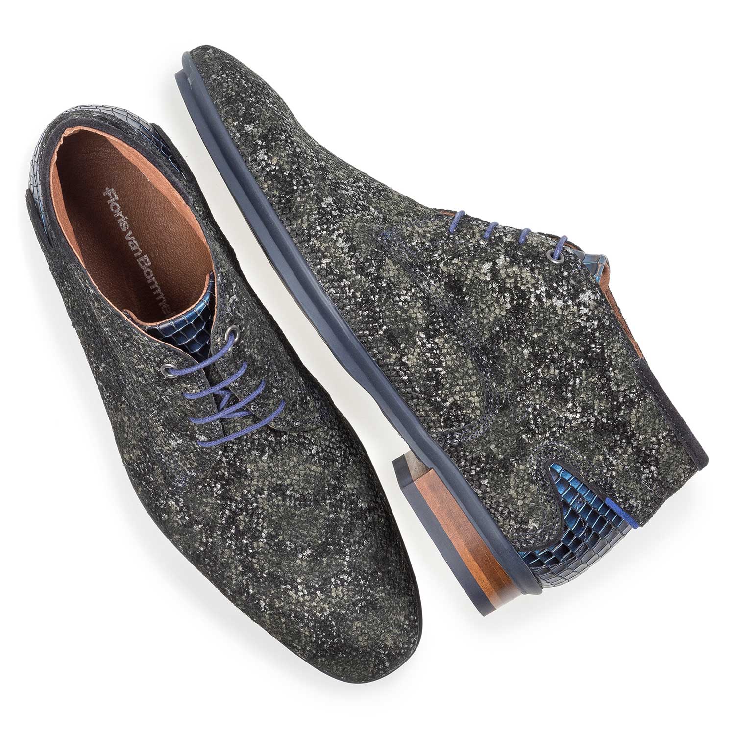10131/22 - Dark green lace shoe with an organic structure 10131/22 - Dark green lace shoe with an organic structure
