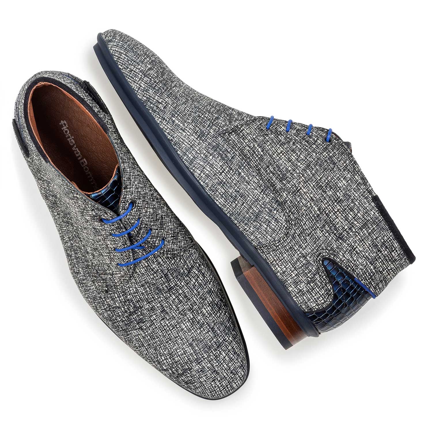 10131/18 - Grey leather lace shoe with print 10131/18 - Grey leather lace shoe with print