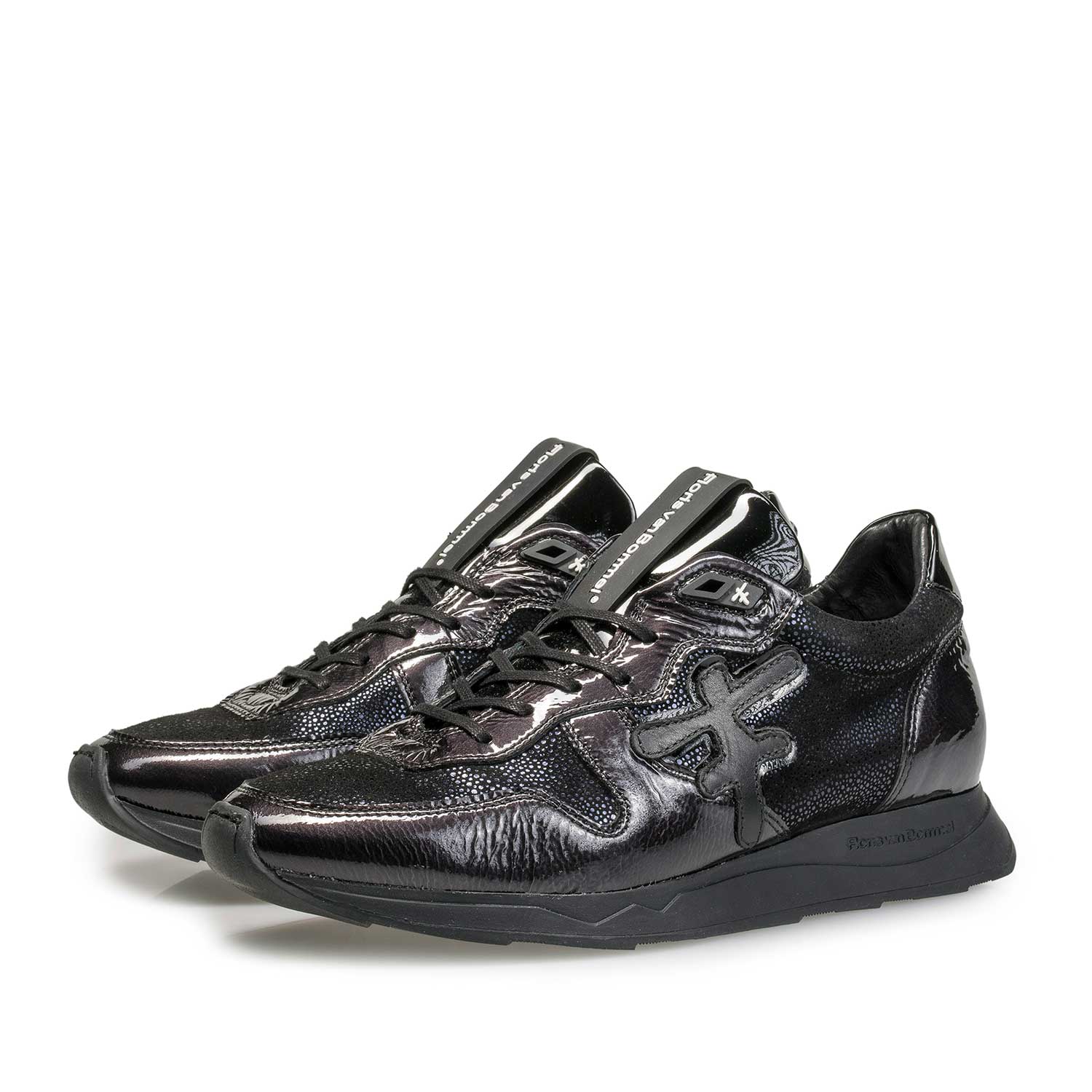 85255/01 - Black patent leather sneaker with F-logo 85255/01 - Black patent leather sneaker with F-logo