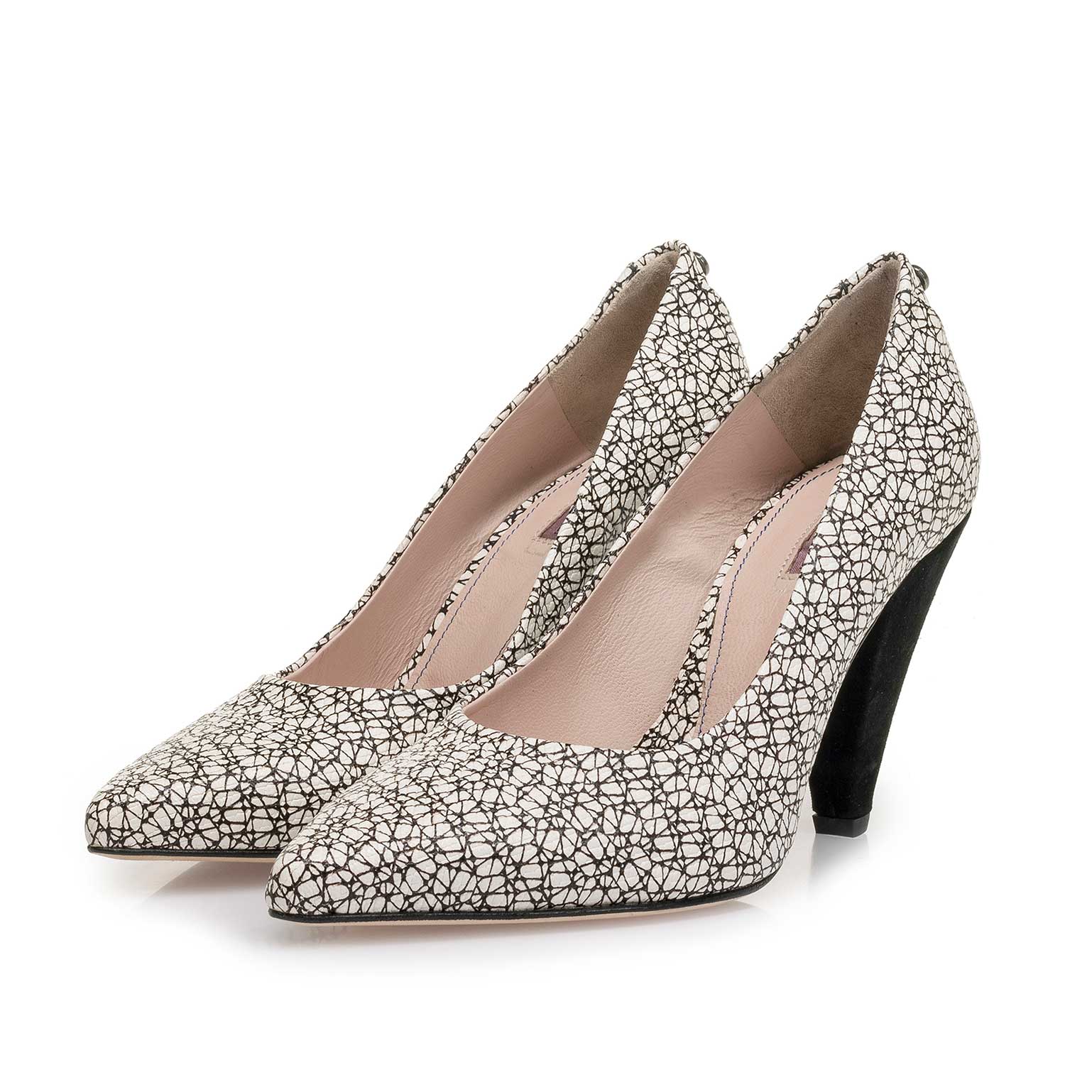 85516/05 - White-black leather pumps with all-over print 85516/05 - White-black leather pumps with all-over print