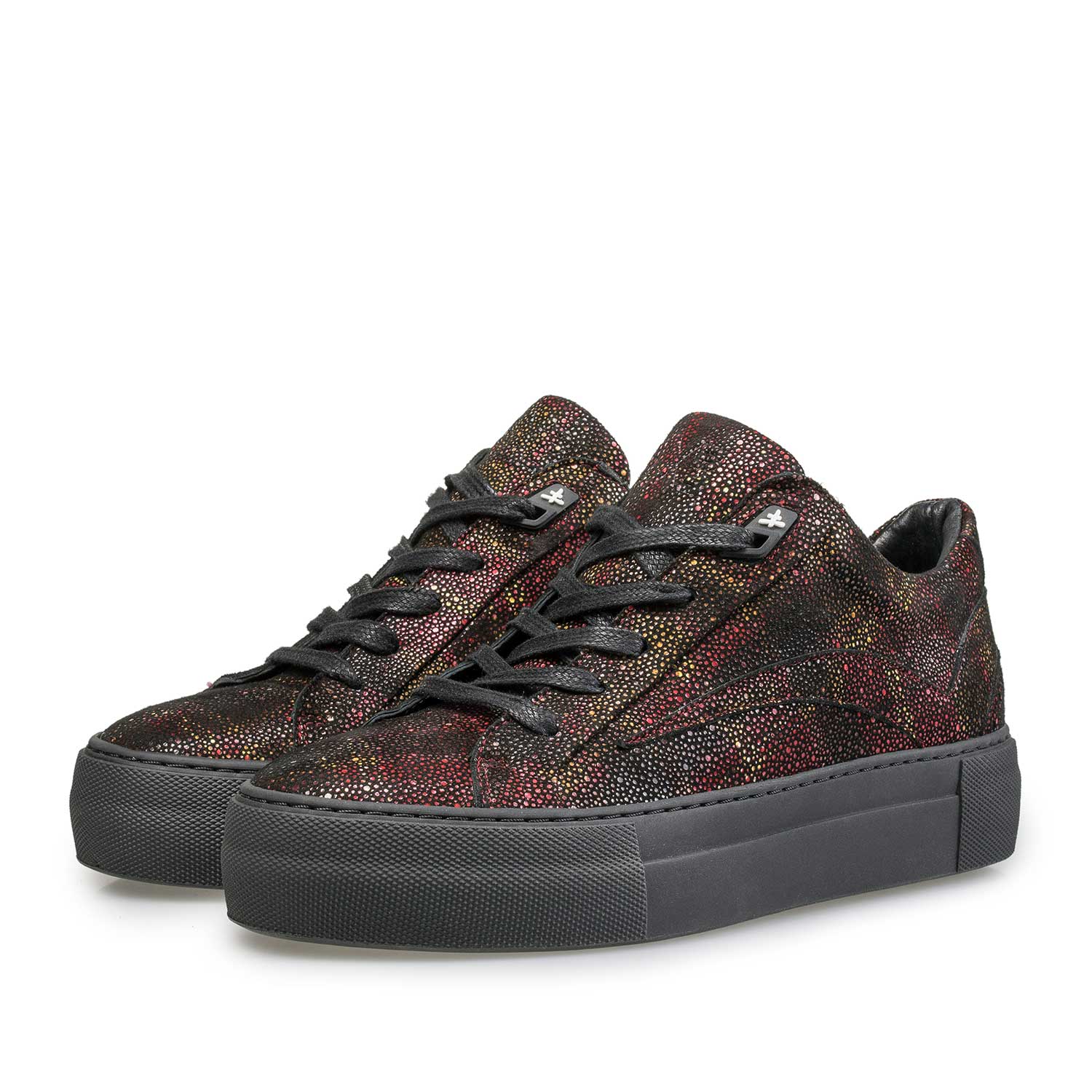 85252/06 - Leather sneaker with red check pattern 85252/06 - Leather sneaker with red check pattern