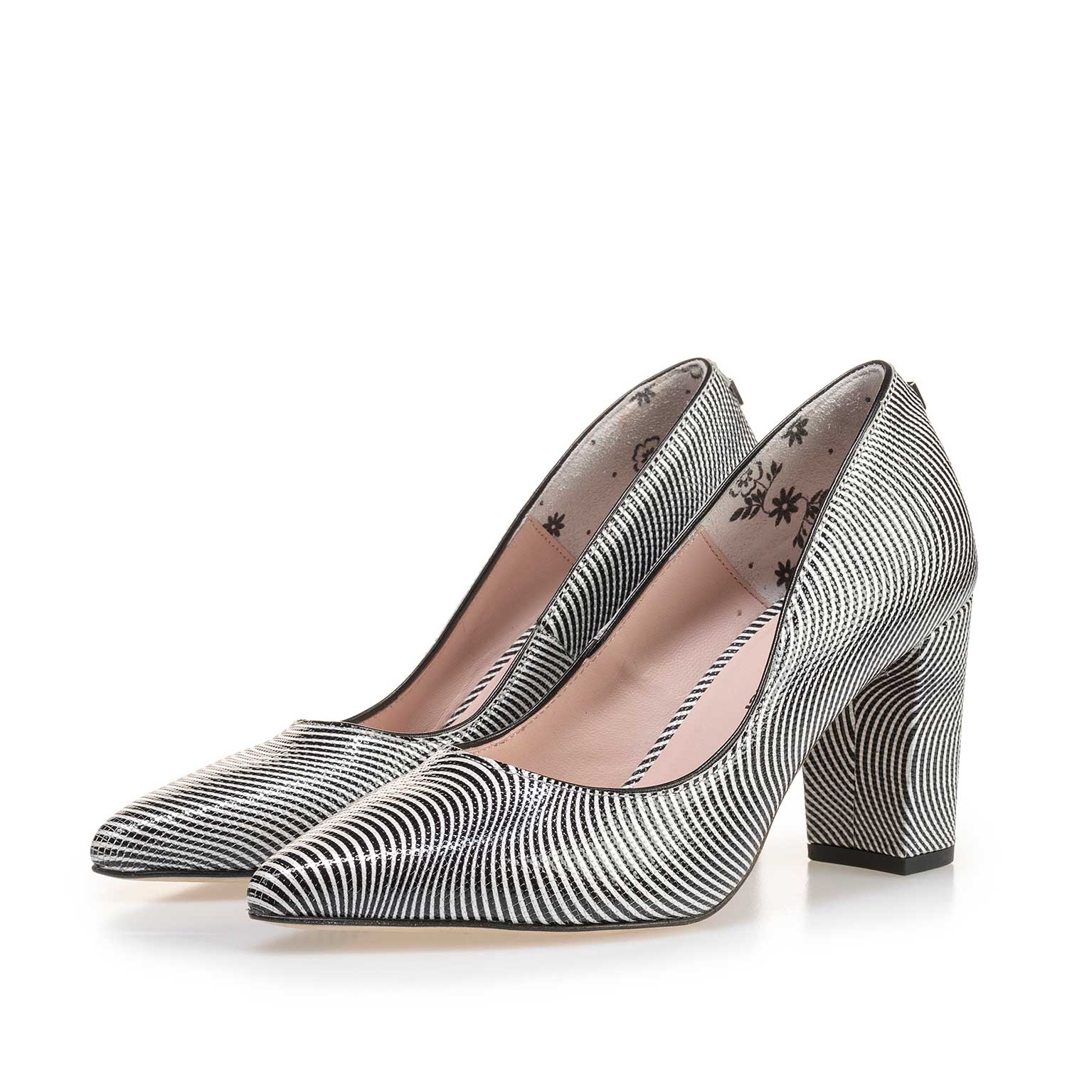 85227/03 - Black/White patent leather pumps 85227/03 - Black/White patent leather pumps