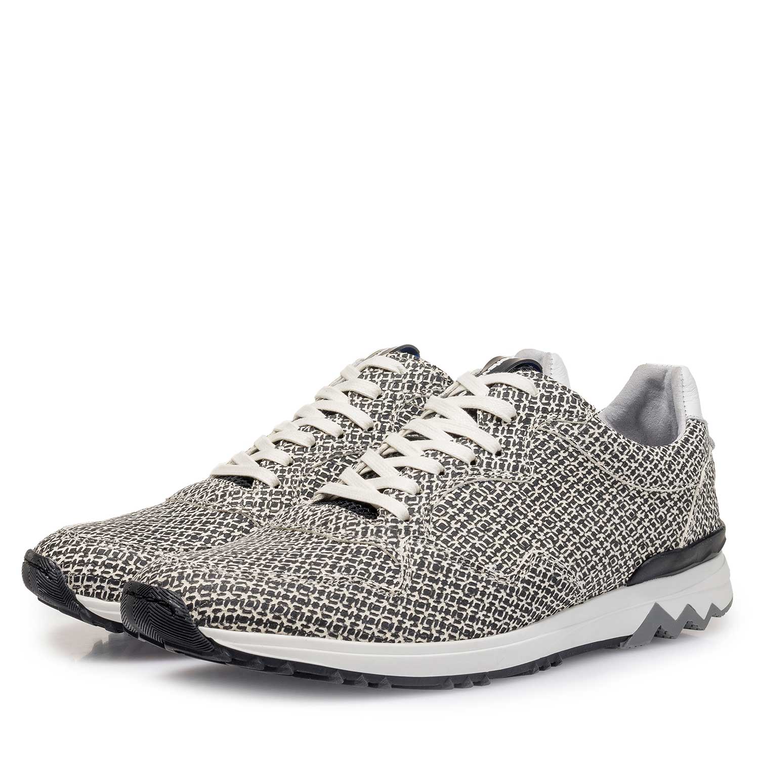 16238/07 - White leather sneaker with a geometric print 16238/07 - White leather sneaker with a geometric print