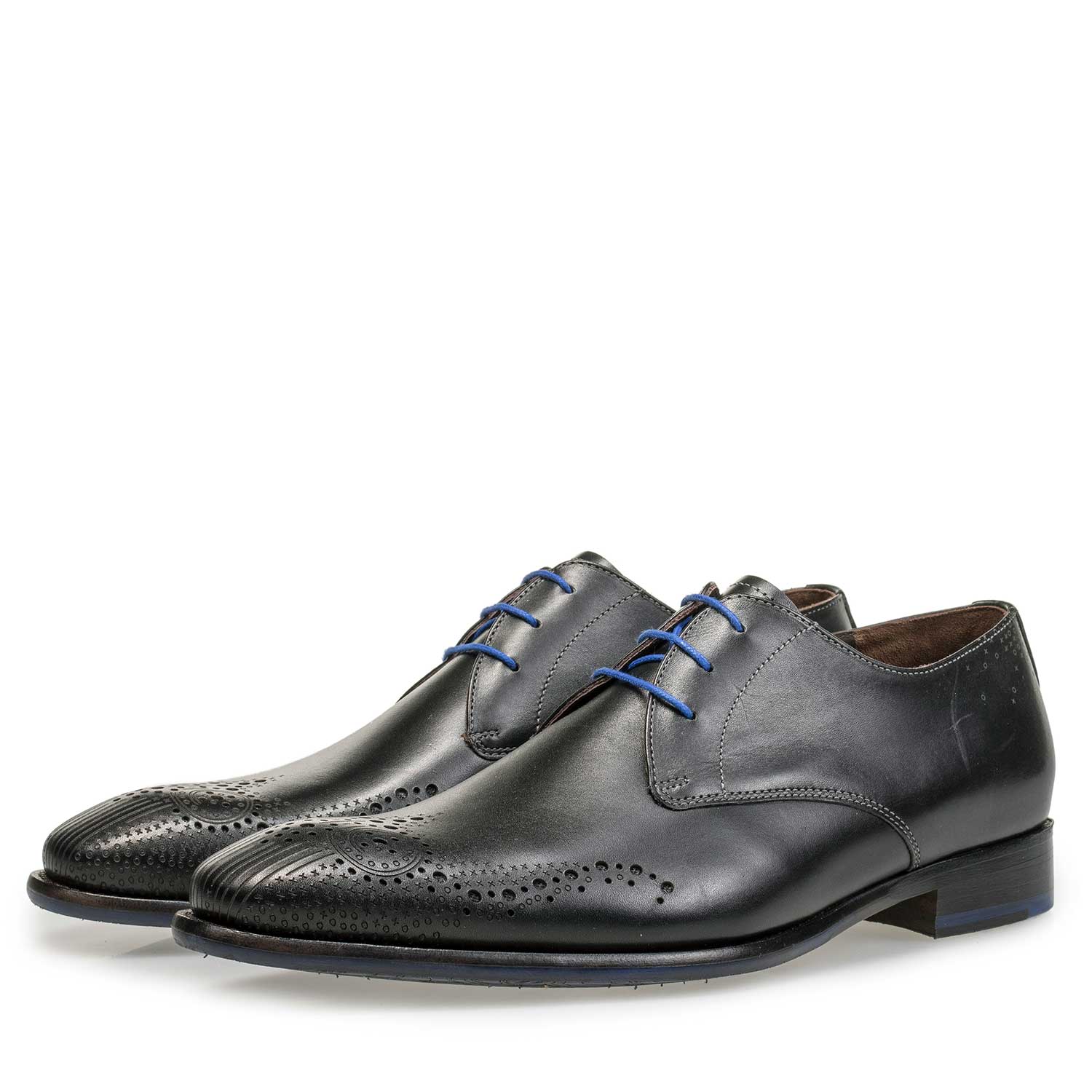 18075/03 - Black brogue lace shoe made of calf’s leather 18075/03 - Black brogue lace shoe made of calf’s leather