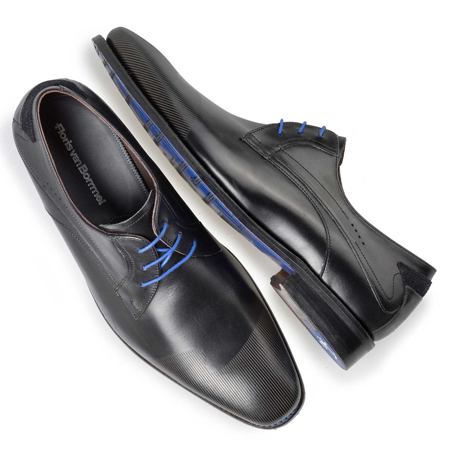 18073/03 - Black lace shoe with laser-cut print 18073/03 - Black lace shoe with laser-cut print